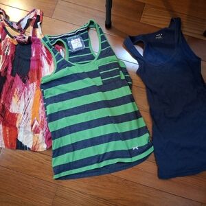 Medium tank tops tommy girl